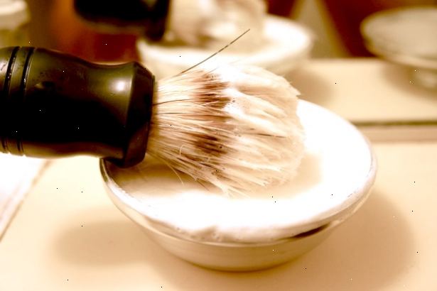Hvordan ta vare på en grevling barberkost. Velg grevling barberkost i henhold til dine behov og budsjett.